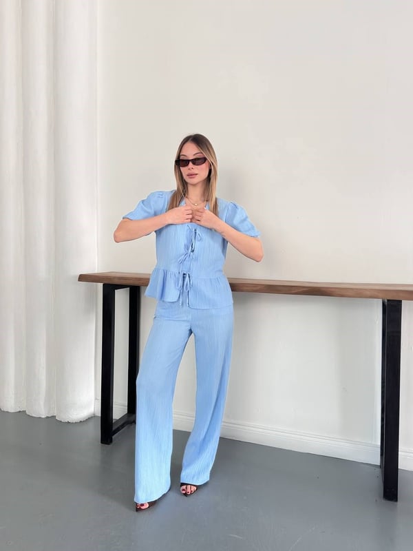 Ön Bağlama Detaylı Bluz Pantolon Takım