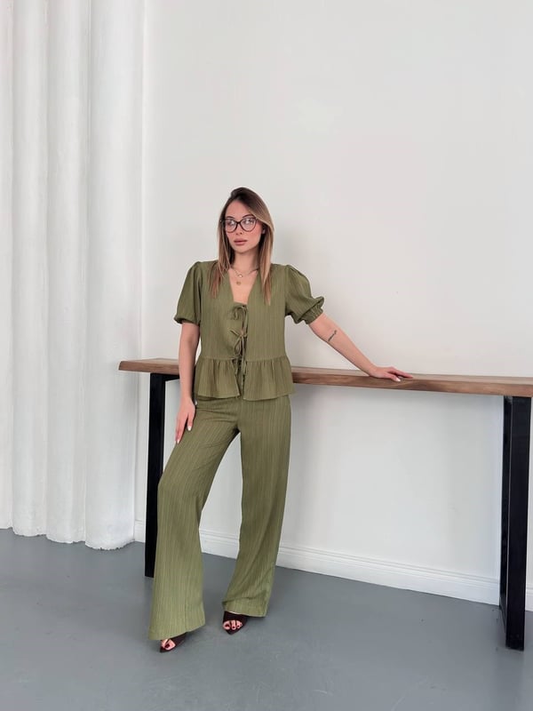 Ön Bağlama Detaylı Bluz Pantolon Takım
