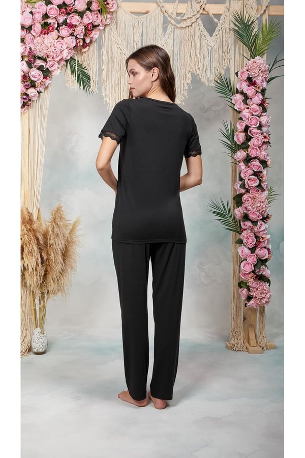 Kadın Siyah V Yaka Dantel Detaylı T-Shirt Pijama Takımı 25Y4064P