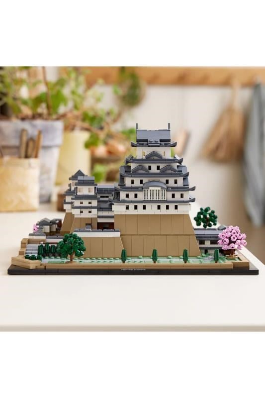 LEGO Architecture Himeji Kalesi 21060 – 2125 Parça Koleksiyonluk Mimari Set