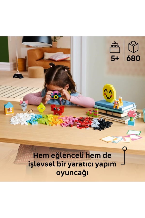 LEGO Classic Yaratıcı Mutlu Kutu (11042) - 680 Parça
