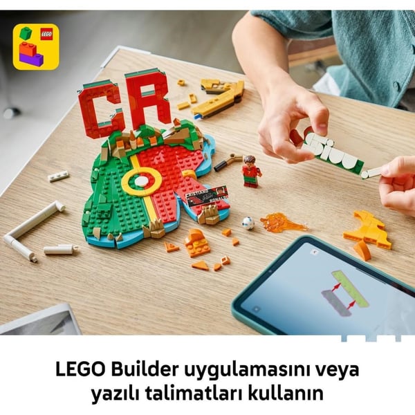 LEGO® Editions Cristiano Ronaldo – Unutulmaz Futbol Anları 43012 | 490 Parça