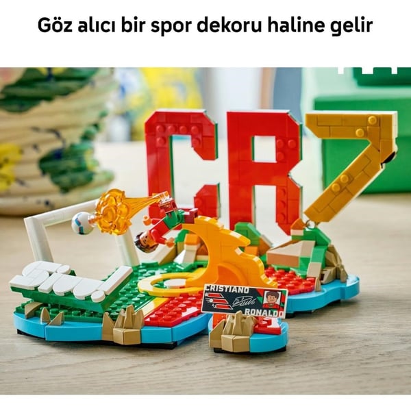 LEGO® Editions Cristiano Ronaldo – Unutulmaz Futbol Anları 43012 | 490 Parça