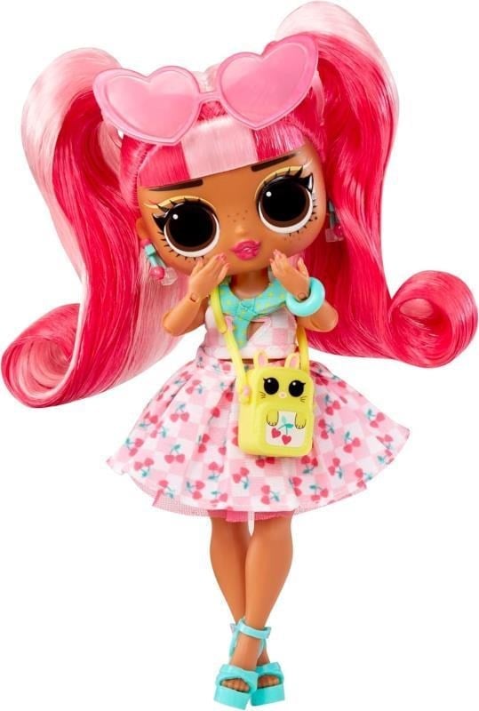 LOL Surprise Tweens Çekirdek Moda Bebek – Cherry B.B. (10+ Sürpriz, Aksesuar ve Günlük Dahil)