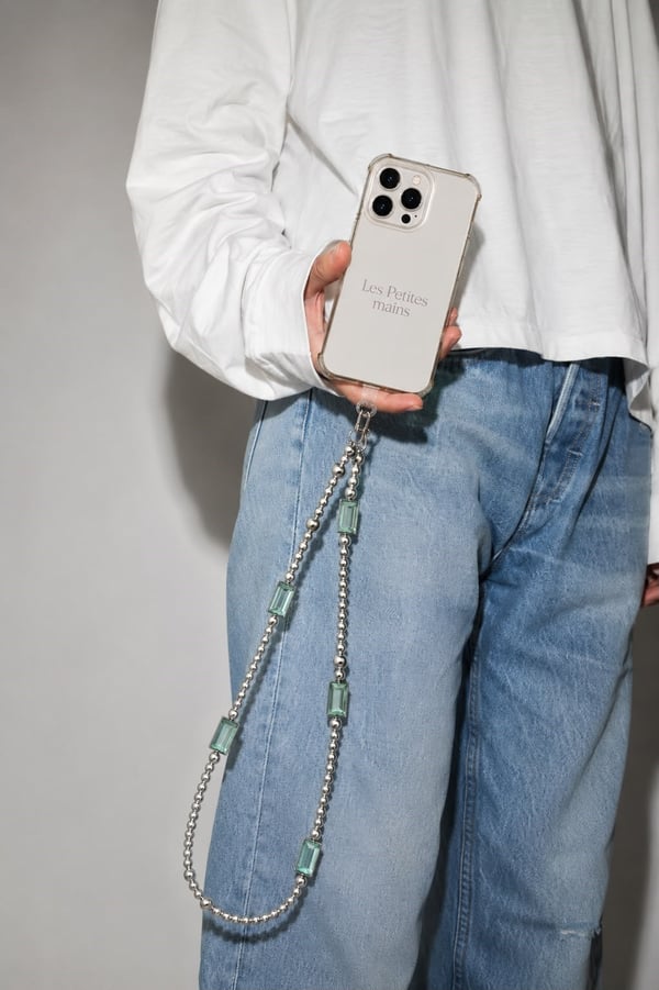 Les Petites Mains Yeşil Taşlı Gümüş Renk Boncuklu Uzun Telefon Askısı – Boyun ve Çapraz Cep Telefonu Askısı