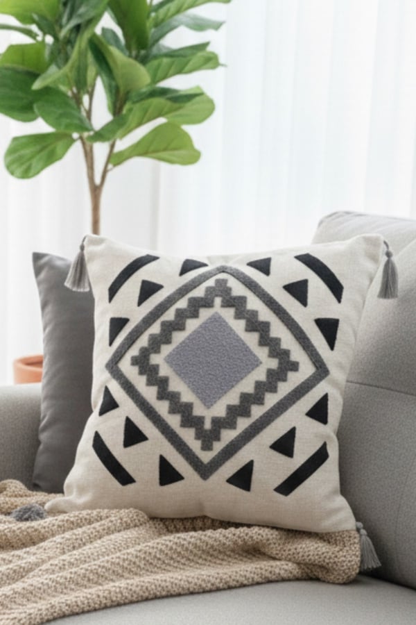 Gri Home Punch Nakışlı 1 Adet Kırlent Kılıfı, Bej, 43 x 43