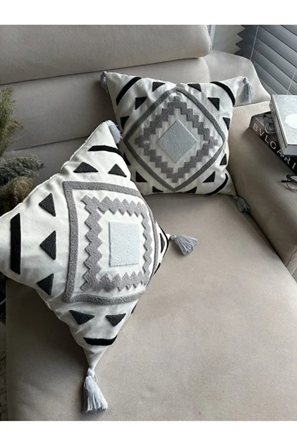 Gri Punch Nakışlı 2 Adet Kırlent Kılıfı, Gri, 43 x 43