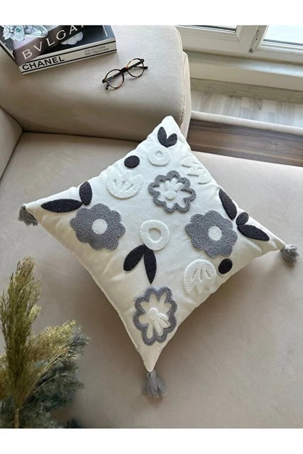Punch Nakışlı & Püsküllü Kırlent Kılıfı (Krem Kumaş), Gri, 43 x 43