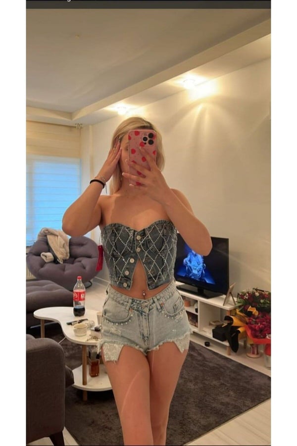 Arkası Lastikli Tasarım Taşlı Kot Crop