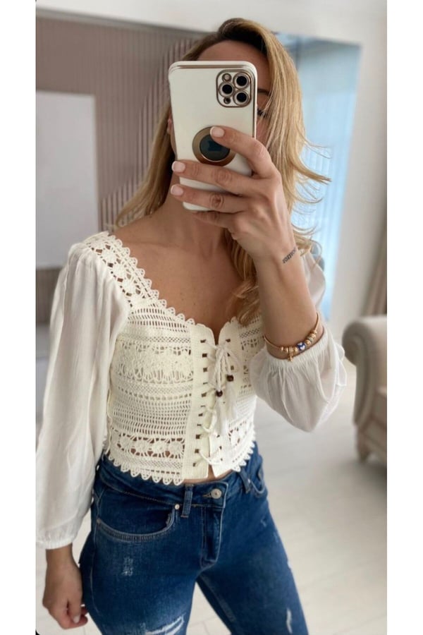 Deliklı Triko Crop Kolları Volanlı Crop Bluz