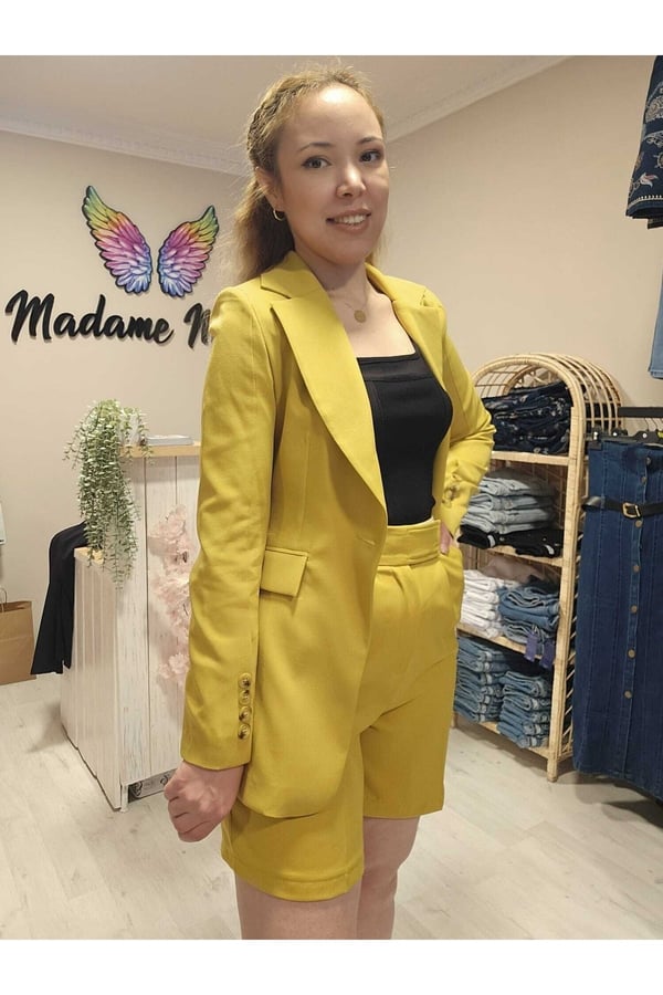 Duble Kumaş Pileli Cırtlı Cepli Kadın Şort
