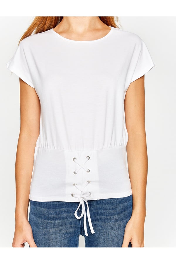 Kuş Gözü Detaylı T-shirt