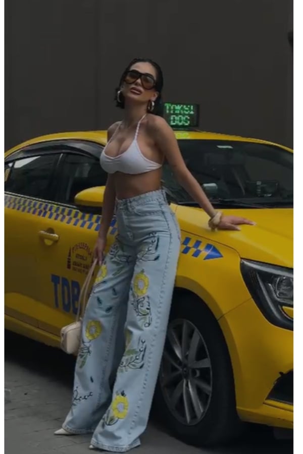 Premium Floral Nakışlı Yüksek Bel Geniş Paça Jean Pantolon