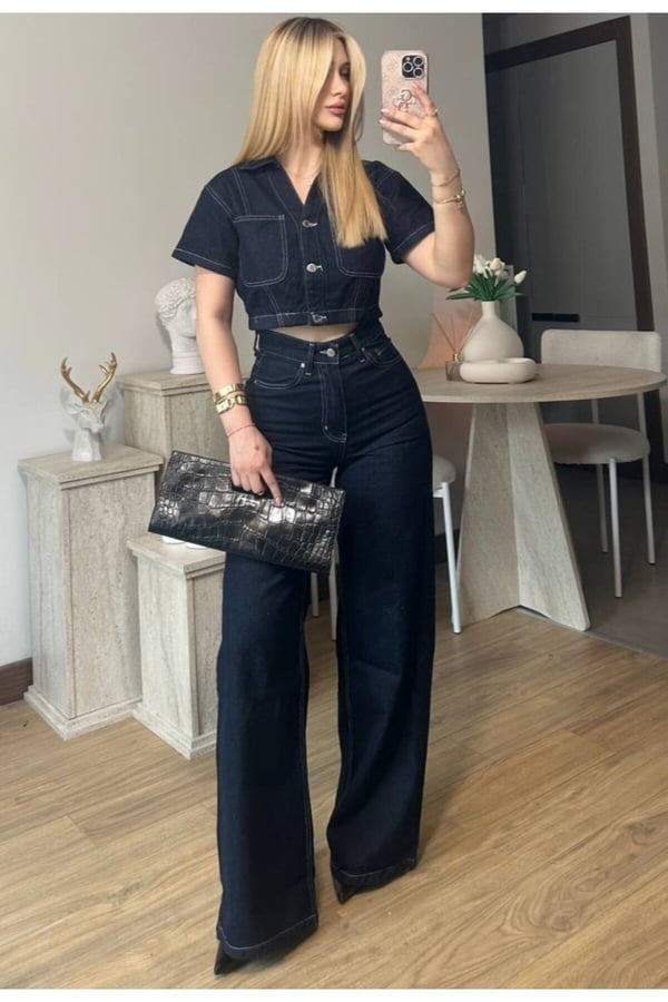 Tasarım Premium Koyu Lacivert Denim Takım – Crop Gömlek & Yüksek Bel Bol Paça Pantolon