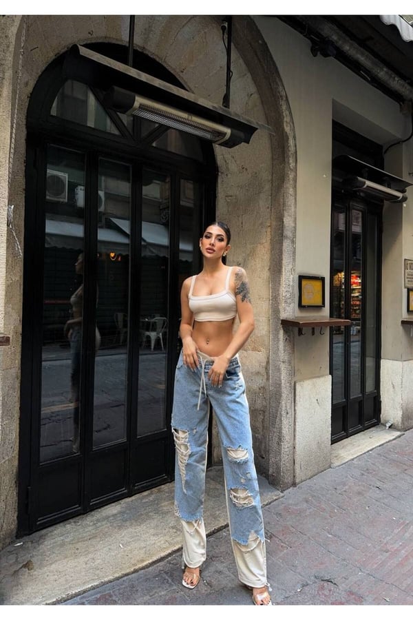 Yırtık Kot Pantolon Beli Lastikli Beli Bağcıklı. Palazzo Pantolon Paçası Bağcıklı Penye Pantolon