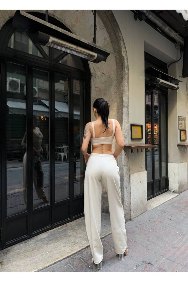 Yırtık Kot Pantolon Beli Lastikli Beli Bağcıklı. Palazzo Pantolon Paçası Bağcıklı Penye Pantolon