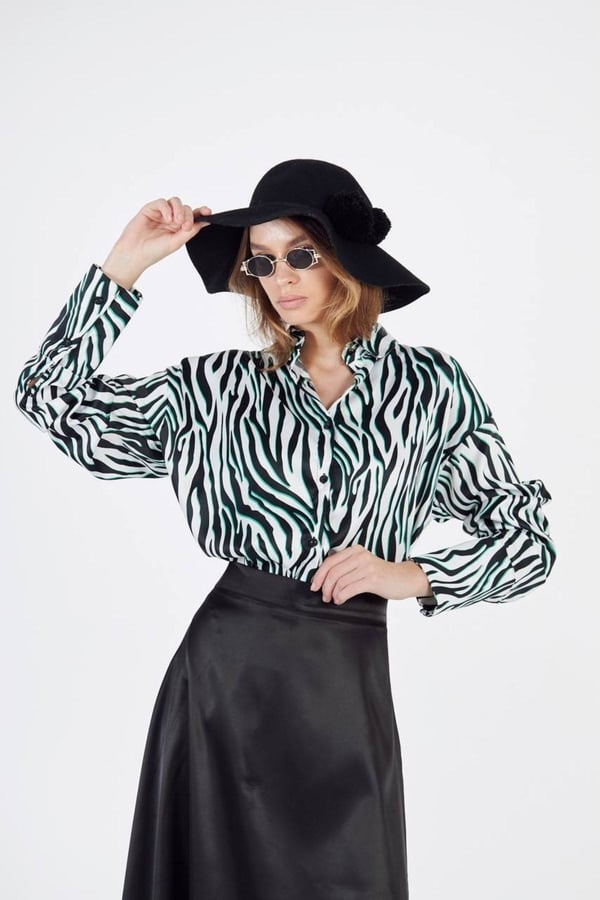 Zebra Desenli Oversize Saten Yeşil Gömlek