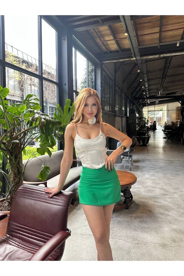 Zra Model Mini Şort Etek Önden Etek Arkadan Şort Görünüm