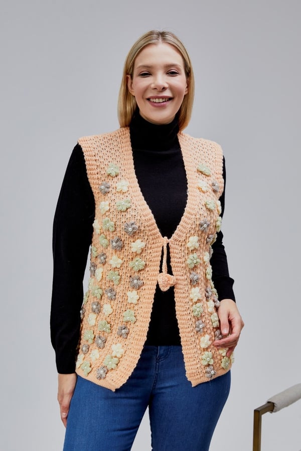 Orta Yaş Kadın Özel Tasarım İncili Renkli Papatya Çiçekli Anne Yelek