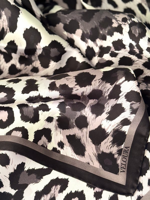 LEOPAR SİYAH %100 TWILL İPEK EŞARP
