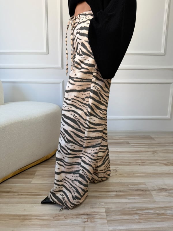26-2KB0485 - 1443 MSY ZEBRA GABARDİN PANTOLON - DESEN