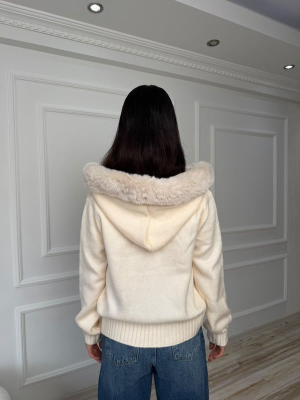 26-2KB0768 - TH251098 QU STYLE HIRKA - KREM