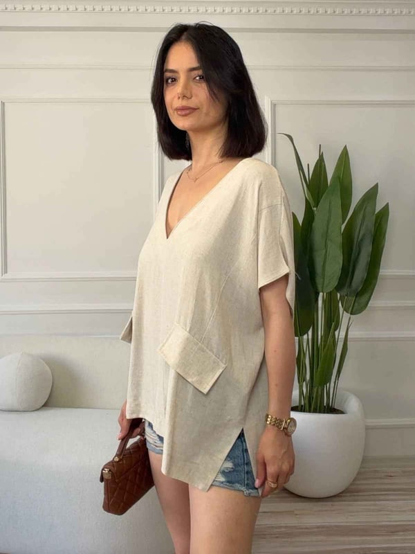 V Yaka Cep Detaylı Oversize Bluz - NATURAL