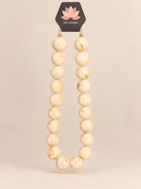     Ivory Bead Kolye