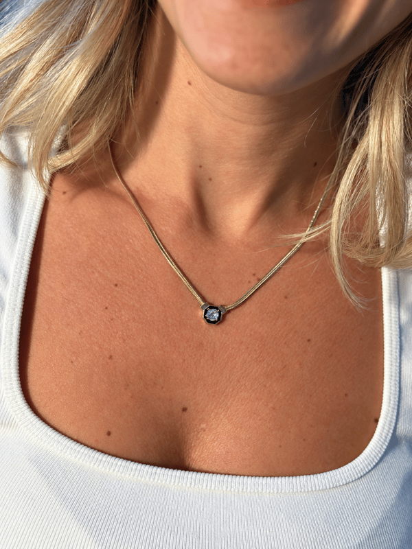     Noir Solitaire Necklace