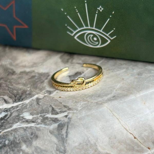 Golden Knot Ring