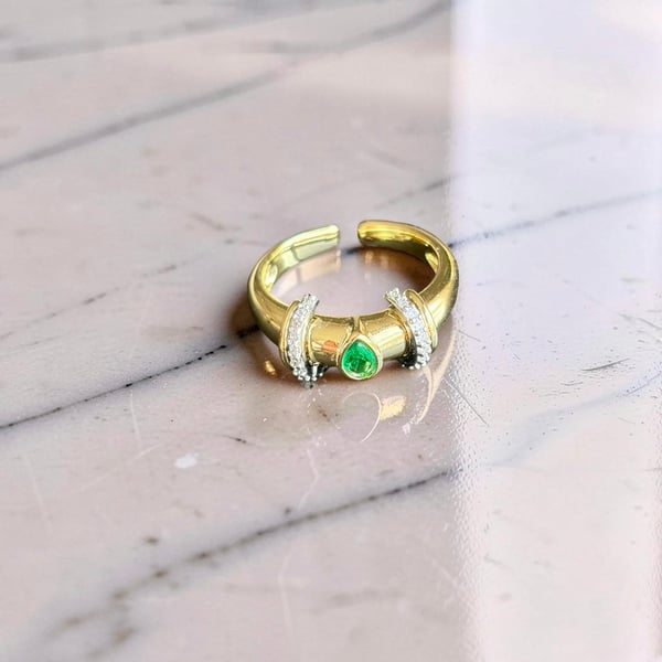 Green Aura Ring