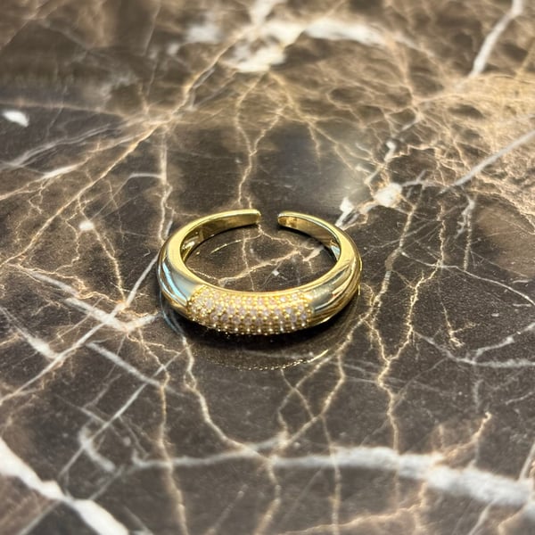 Luxe Curve Ring