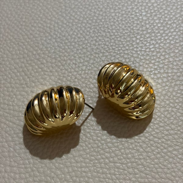 Molten Twist Hoops