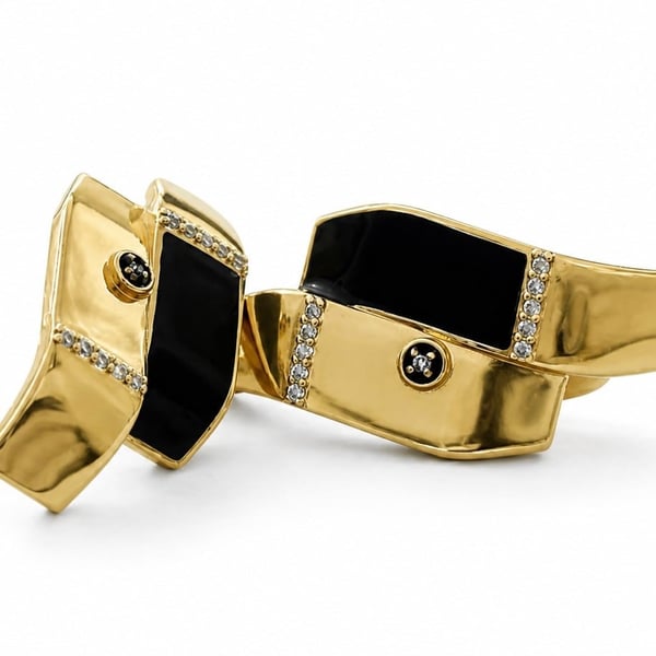 Noir Luxe Curve Earrings