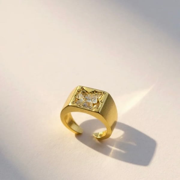 Royal Square Ring