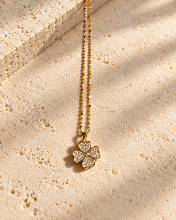 Shiny Clover Kolye
