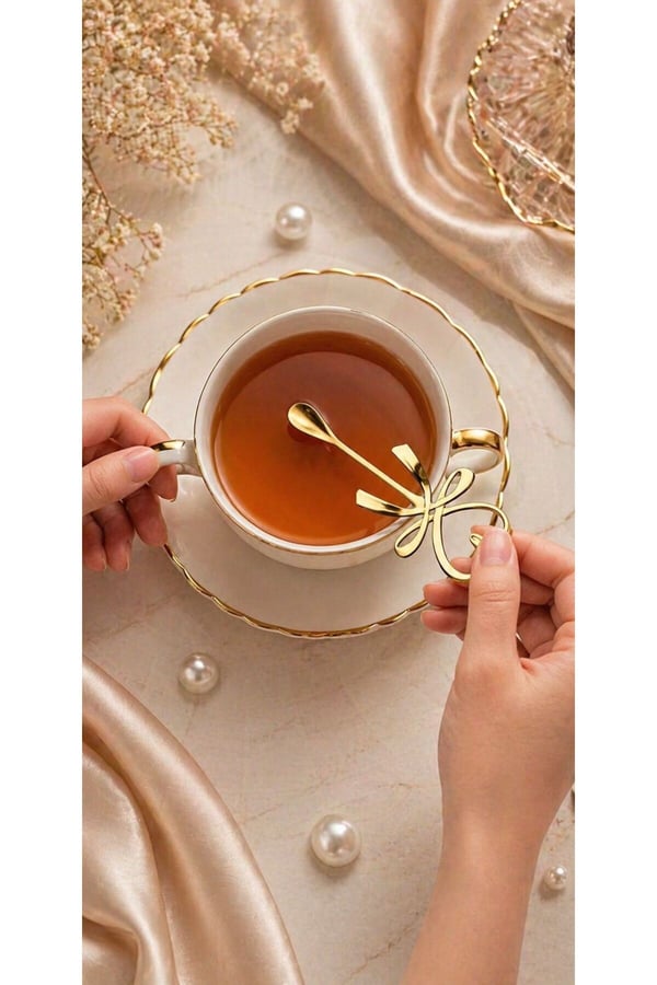 6'lı Kalpli Fiyonklu Gold Kahve Çay Kaşığı Seti-6’lı Set Şık Sunum Kaşığı