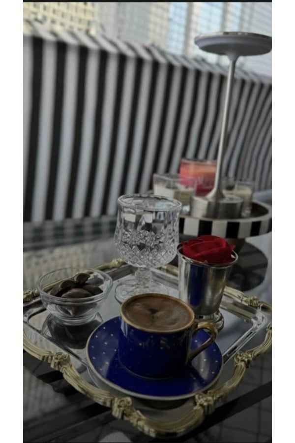 Gümüş Üzeri Gold Gül Figürlü Sunum Tepsisi– Tek Kişilik Dekoratif Kare Servis Kahve Çay Tepsisi
