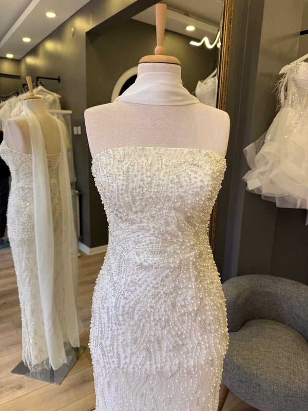 Lenta Wedding Beyaz İncili Dantel Kaplama Straplez Şal Detaylı Uzun Kalem Nişan ve Gece Elbisesi