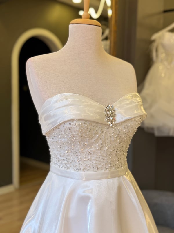 Lenta Wedding Beyaz Lizbon Drape ve Taş Detaylı Kalp Yaka Maxi Boy Abiye Nişan ve Gece Elbisesi