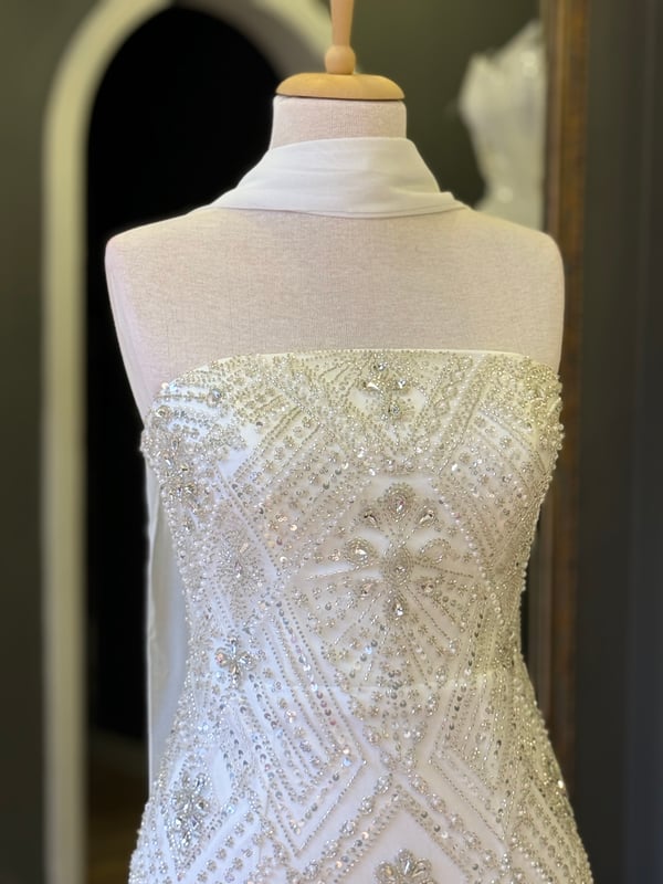 Lenta Wedding Beyaz Taş İşlemeli Dantel Kaplama Straplez  Şal Detaylı Uzun Kalem Nişan ve Gece elbisesi