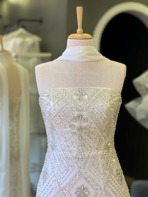 Lenta Wedding Beyaz Taş İşlemeli Dantel Kaplama Straplez  Şal Detaylı Uzun Kalem Nişan ve Gece elbisesi