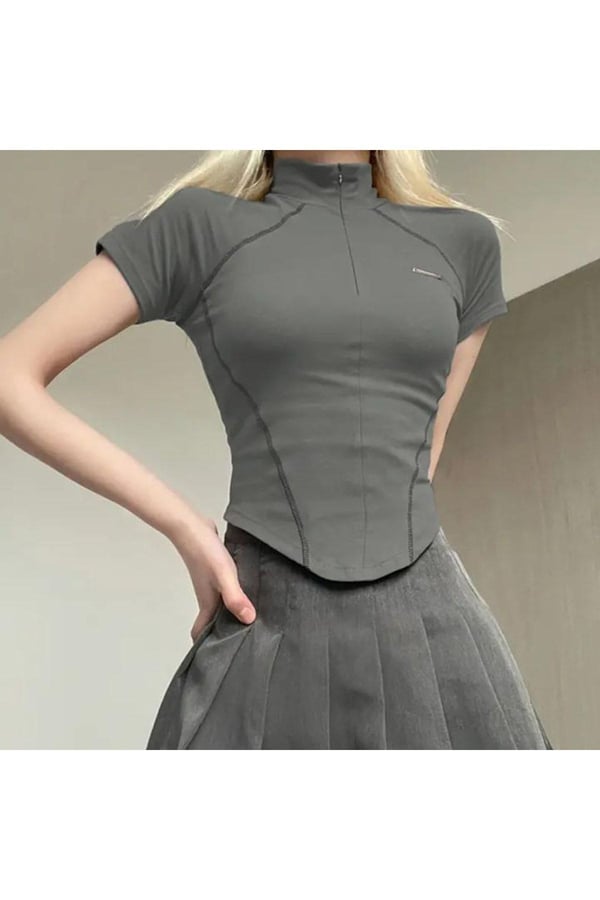 Dik Yaka Fermuarlı V Kesim Yarım Kısa Kollu Body