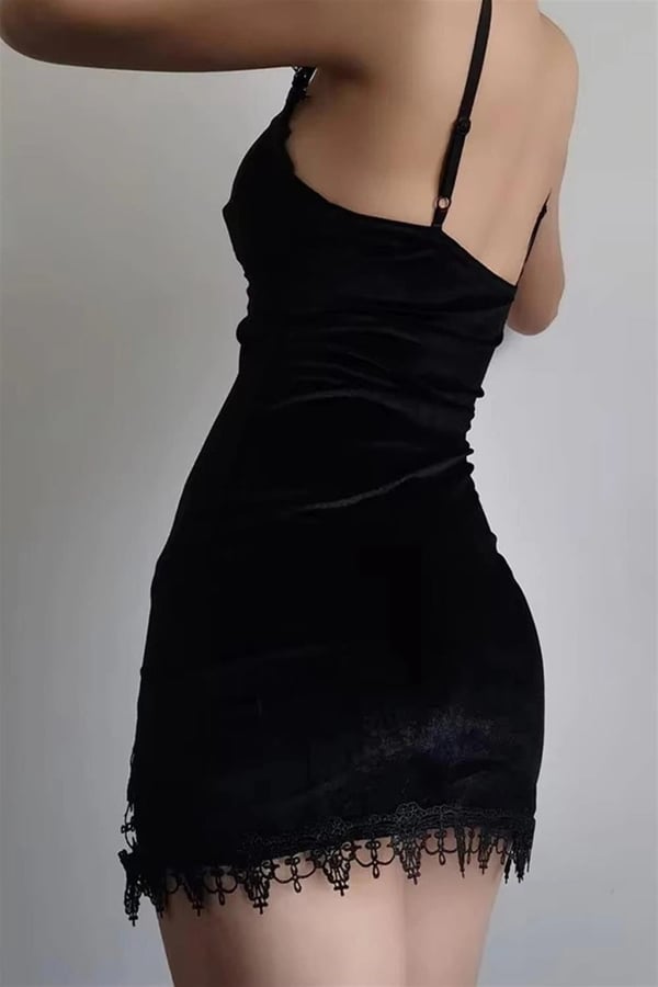 Gotik Haç Kolyeli Yırtmaç Detaylı Askılı Elbise