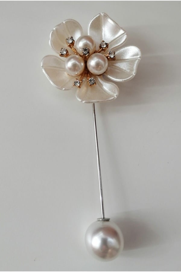 Incili Çiçek Broş