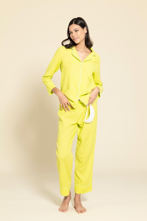 3lu-organik-beyaz-biyeli-sari-pijama-t-b18f-4.jpg