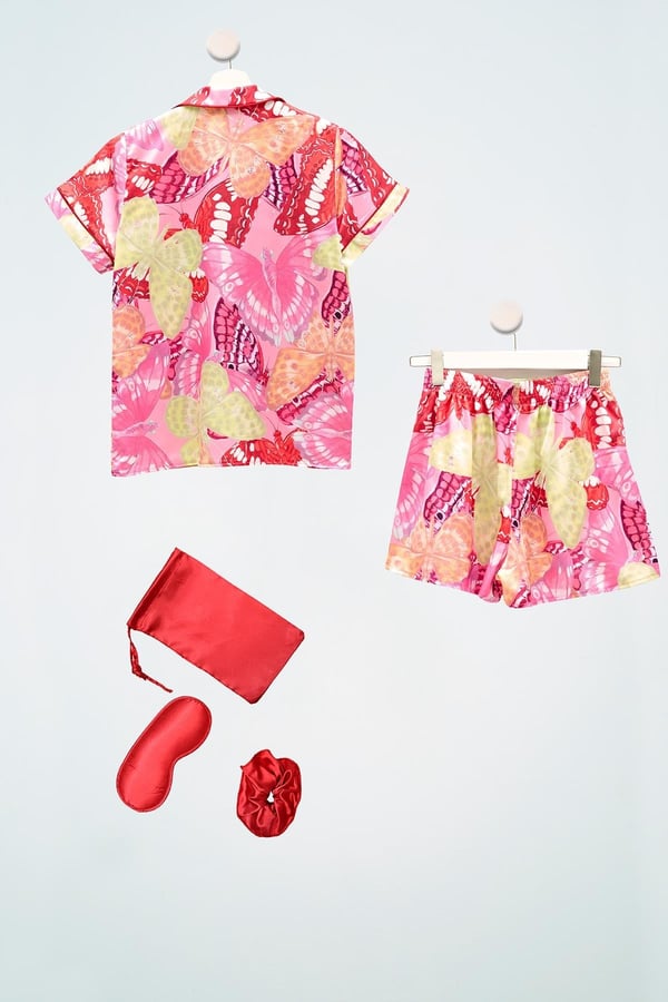 5li-kelebek-desenli-saten-pijama-takim-bc8000.jpg