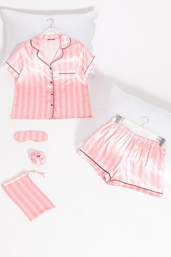 5li-pembe-fusya-cizgili-saten-pijama-s-e4ab3b.jpg
