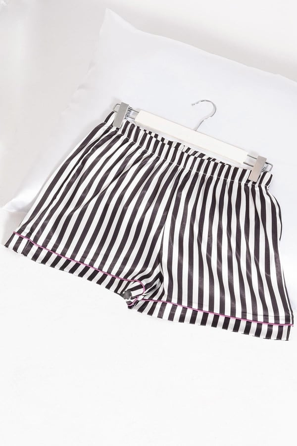 5li-siyah-beyaz-cizgili-saten-pijama-s-79a-4a.jpg