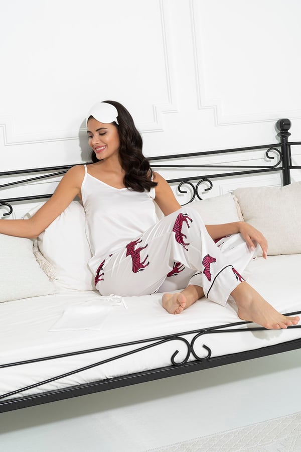 6li-zebra-desen-ekru-saten-pijama-taki-a-1341.jpg